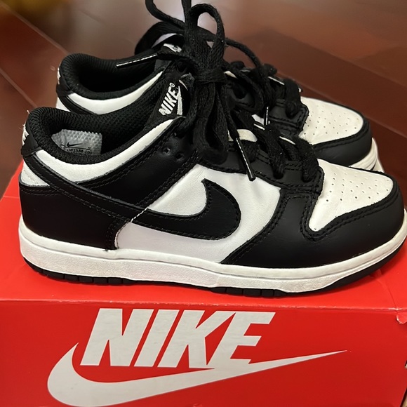 Kids Nike dunk low panda - Picture 2 of 8
